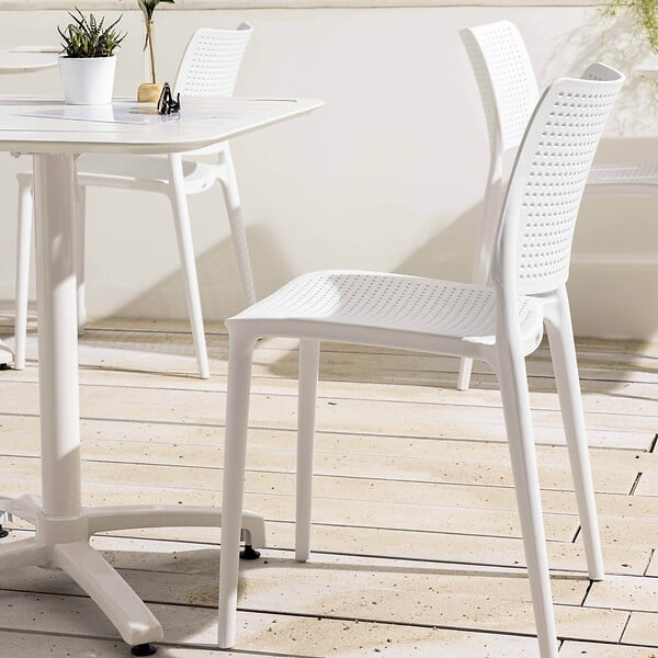 OVIALA - Chaise de terrasse ajourée en plastique blanc - Riga - large