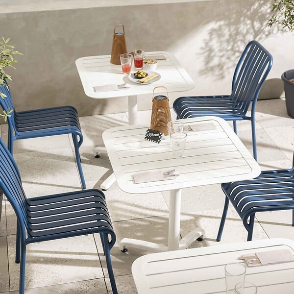 OVIALA - Table inclinable de terrasse 70 x 70 cm blanc - Almada - large
