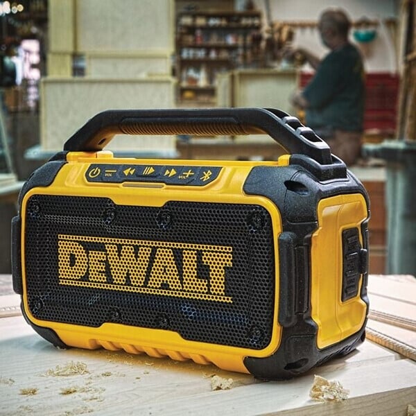 DEWALT - Enceinte Bluetooth DEWALT DCR011-XJ compatible avec les batteries DEWALT - large