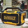 DEWALT - Enceinte Bluetooth DEWALT DCR011-XJ compatible avec les batteries DEWALT - vignette
