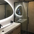 KASSANDRA - Paroi de douche fixe + Porte coulissante LUNA profil noir mat 105 cm Sans paroi latérale - vignette