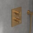 VILLEROY ET BOCH - Mitigeur thermostatique encastré 2 voies  Universal rectangle Or brossé - vignette