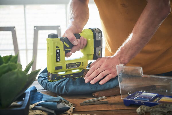 RYOBI - Agrafeuse ONE+ - R18ST50-0 - 18V - Sans batterie - large