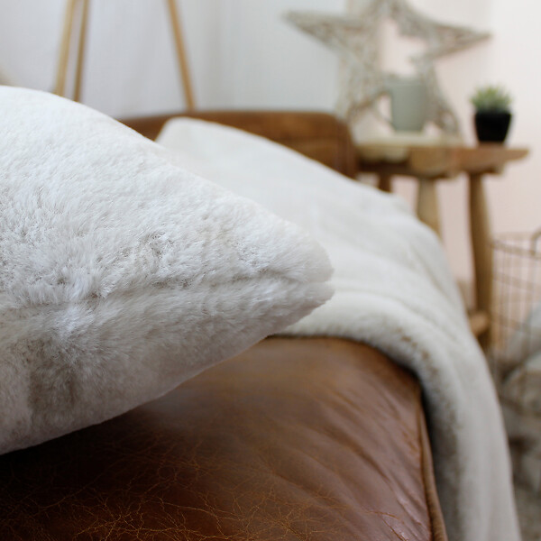 C MA DECO - Coussin RABBIT imprimé effet fourrure R/V - large