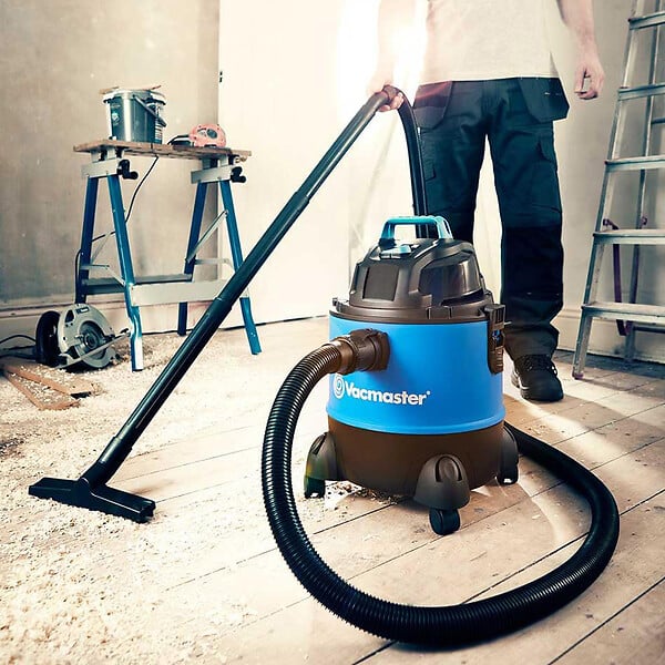 VACMASTER - Aspirateur eau et poussières 1250W - 20L plastique ? 18 Kpa avec soufflerie - Vacmaster - large
