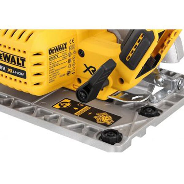 DEWALT - Scie Circulaire 184mm DEWALT DCS572N-XJ XR 18V Brushless - compatible rail de guidage - large