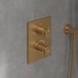 VILLEROY ET BOCH - Façade thermostatique 2 voies  Universal rectangle Or brossé + corps encastré - vignette