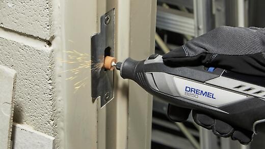 DREMEL - Outil multifonction DREMEL 8250 - 5 / 65 - large