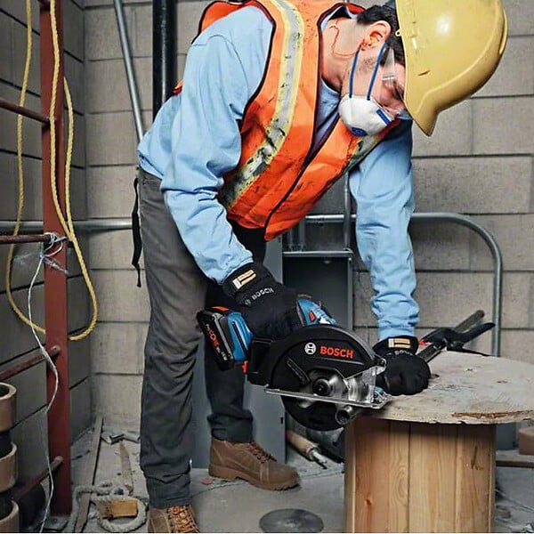 BOSCH - Scie circulaire Métal 136mm BOSCH GKM 18V-50 solo L-Boxx - large