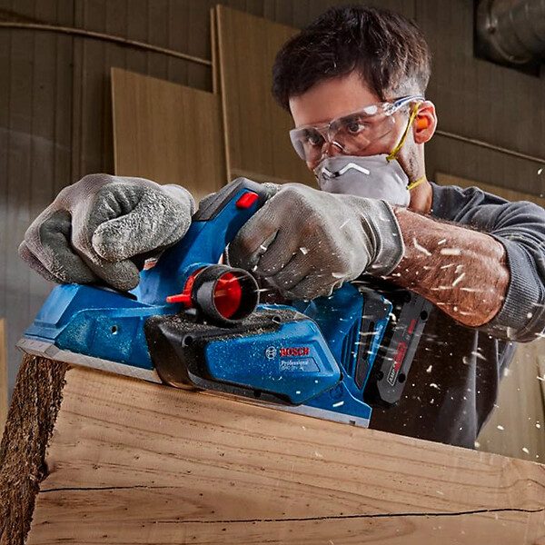 BOSCH - Rabot 82mm 18V BOSCH GHO 18V-26 solo L-Boxx, butée et sac à poussière - large