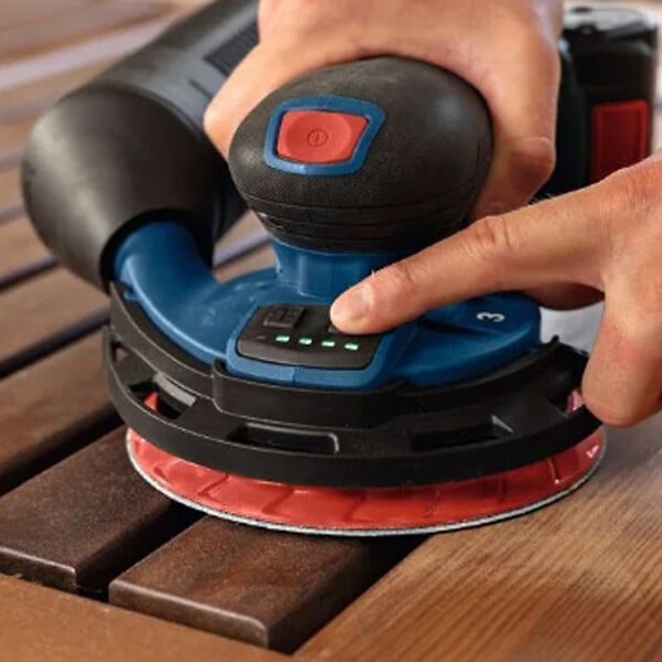 BOSCH - Ponceuse excentrique GEX 18V-150-3 solo + 1xC470 L - large