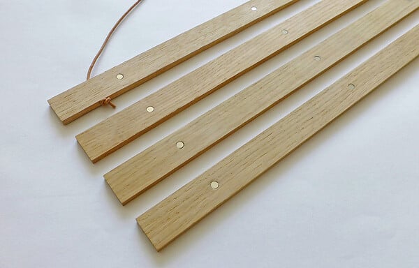 ARTITEQ - Porte affiche magnétique , bois de chêne - Suspension de poster en bois 31 cm - large