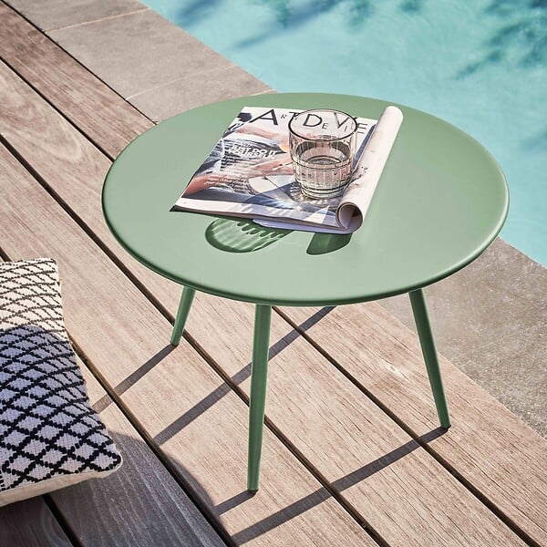 OVIALA - Table basse de jardin ronde en métal vert sauge 50 cm - Palavas - large