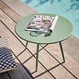 OVIALA - Table basse de jardin ronde en métal vert sauge 50 cm - Palavas - vignette