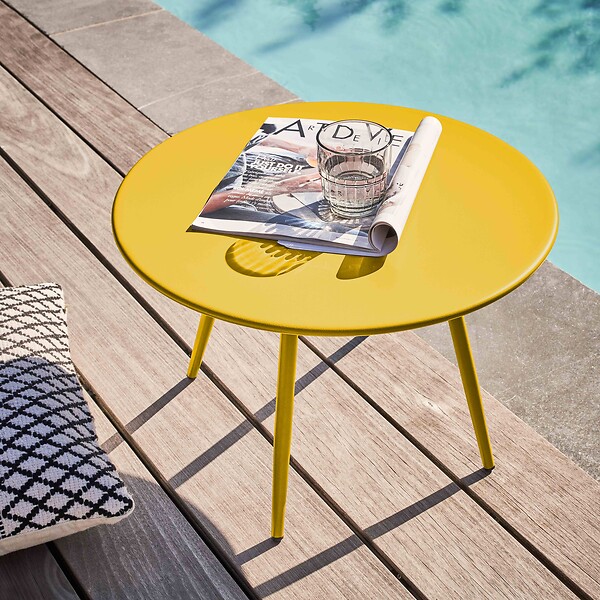OVIALA - Table basse de jardin ronde en métal jaune 50 cm - Palavas - large