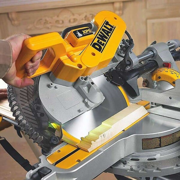 DEWALT - Scie à onglets radiale Ø305mm 1675W DEWALT DWS780-QS - large