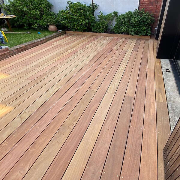 TERRASSEENBOIS - Kit terrasse bois exotique CUMARU pour 40 m², Lames 1,85 m, lambourdes 1,85 m et visserie Inox. - large