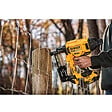 DEWALT - Agrafeuse pour clôture 18V DEWALT DCFS950P2-QW avec coffret et 2 batteries 5,0 Ah - vignette