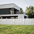 MON MARCHE DECO - Kit Clôture PRO PVC Blanc H. 120 cm x L. 11.30 m - 10 Lisses claire-voie - vignette