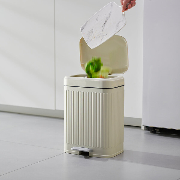KITCHEN MOVE - Poubelle à pédale AURA 12L - large