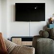 MON MARCHE DECO - Goulotte TV Cache-Câble Adhésive Arrondie PVC - L. 1,20 m - Blanc - vignette