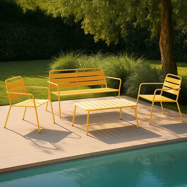 OVIALA - Salon de jardin 4 places et 1 table basse en acier jaune - Palavas - large