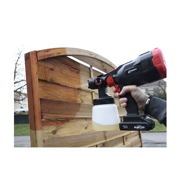 RIBIMEX - Pistolet à peinture et désinfectant R-bat20 20v avec buse spéciale, batterie et chargeur - large