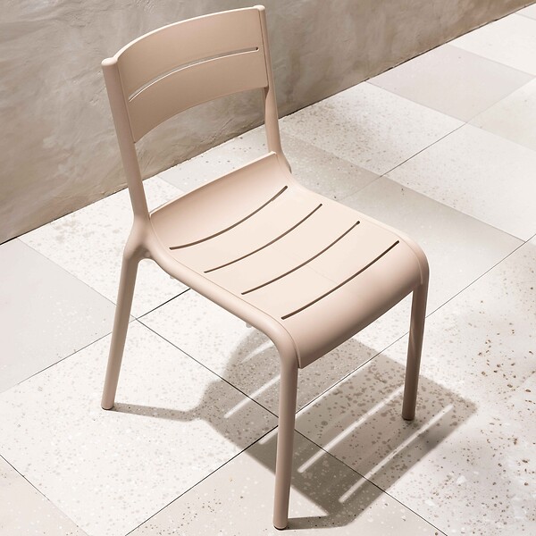 OVIALA - Chaise beige de terrasse en plastique - Paname - large