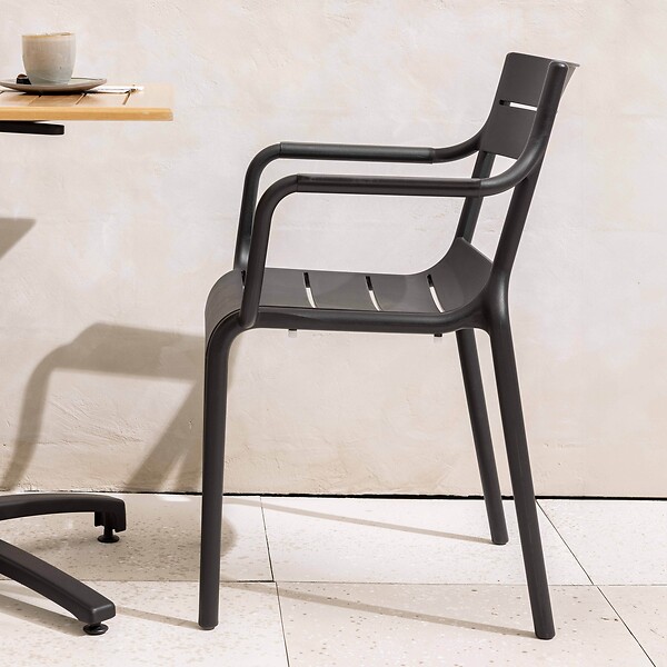 OVIALA - Fauteuil noir de terrasse en plastique - Paname - large