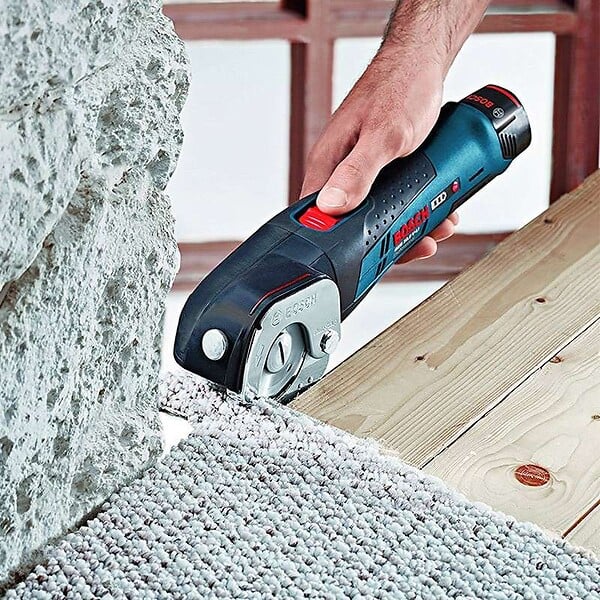 BOSCH - Cisaille universelle sans fil BOSCH GUS 12V-300 Professional (vendu sans batterie) + L-Boxx - large