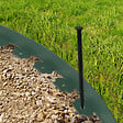 ID MARKET - Bordurette de jardin flexible 10 M verte hauteur 5 CM + 30 piquets - vignette