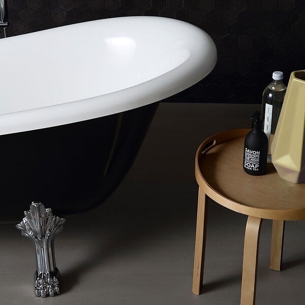 KIAMAMI VALENTINA - Baignoire Style Classique Blanche Et Noire | Romantica - large