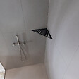 U-TILE - Etagère de douche en acier inox noir 20,4 x 20,4 cm x 2 mm - Triangulaire design Jungle - fixation sans perçage - vignette