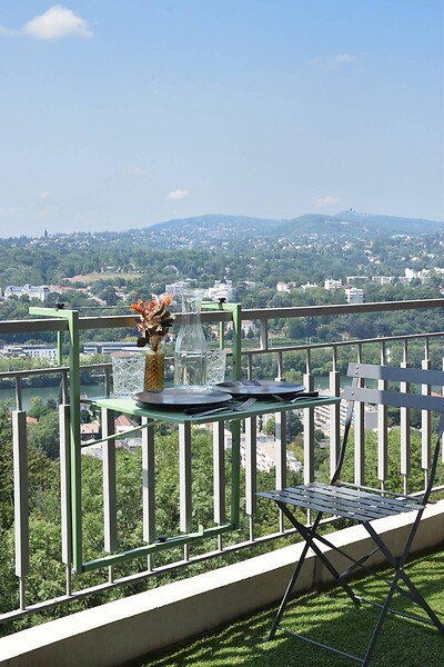 CENTRALE BRICO - Table de balcon réglable Soléa - 55x45 cm - vert pâle - large