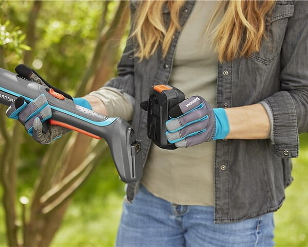 GARDENA - Coupe-branches EasyCut 110/18V P4A sur batterie - Coupe à˜ 28 mm - L. 1140 mm - large