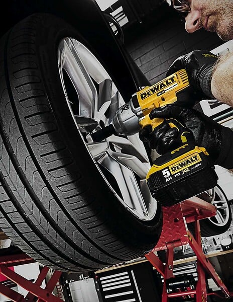 DEWALT - Boulonneuse à chocs DEWALT DCF899N-XJ 18 V Li-ion Brushless 3 vitesses - 950 Nm (vendu sans batterie) - large