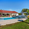 SHELTOM - Abri de piscine bas MONTEO - 2 voûtes (4,20 x 3,20 m)  - RAL 7016 - vignette