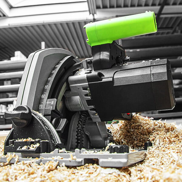 CONSTRUCTOR - Scie circulaire plongeante 1400W avec rail de guidage - Lame 190mm 24 dents - large