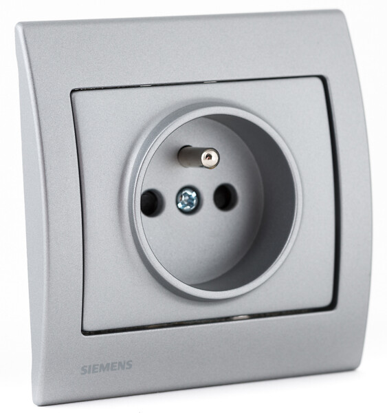 SIEMENS - Lot de 3 Prises 2P+T Silver Delta Iris + Plaques basic Silver - large