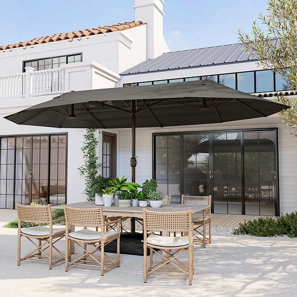 OUTSUNNY - Parasol de jardin XXL dim. 4,6L x 2,7l x 2,4H m ouverture fermeture manivelle pied & contrepoids inclus acier polyester haute densité gris - large