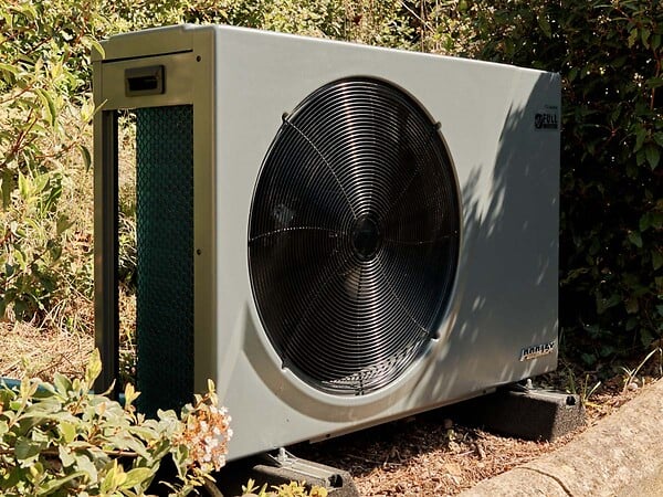 POOLEX - Pompe à chaleur 9,50 kW Poolex Silverline FI 90 + Kit by-pass Ø 50 mm - large