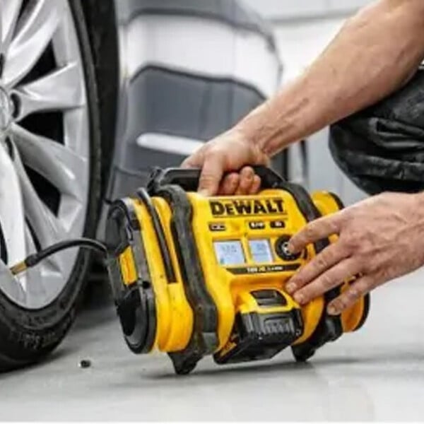 DEWALT - Gonfleur XR 18V DEWALT DCC018N-XJ (sans batterie) - large