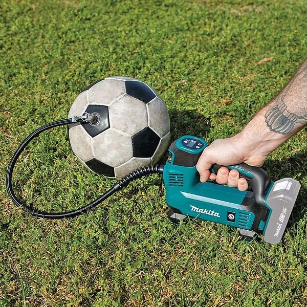 MAKITA - Gonfleur MAKITA DMP180Z - 18V (vendu sans batterie) - large