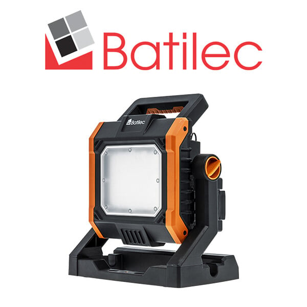 BATILEC - Projecteur de chantier 4000 lm + 5 adaptateurs 18-20V - AC/DC avec câble de 3 mètres - Compatible pour batterie Black & Decker, Bosch, Dewalt, Makita, Metabo, Milwaukee et Stanley - IP65 - large