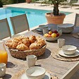 OVIALA - Table de jardin céramique effet bois 206 cm et 10 chaises crème - Tivoli - vignette