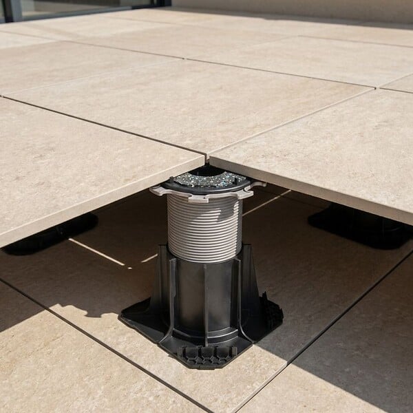 JOUPLAST - Plot réglable autonivelant cleman pour terrasse dalle 130 à 230 mm - JOUPLAST - A l'unite - large