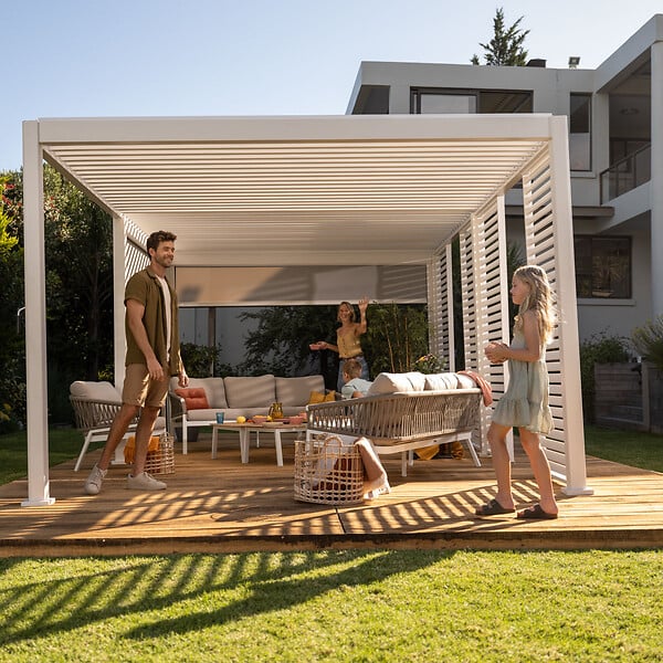 HESPERIDE - Pergola bioclimatique "Evora" petit modèle 3,6x3,6m en aluminium traité époxy Blanc - large