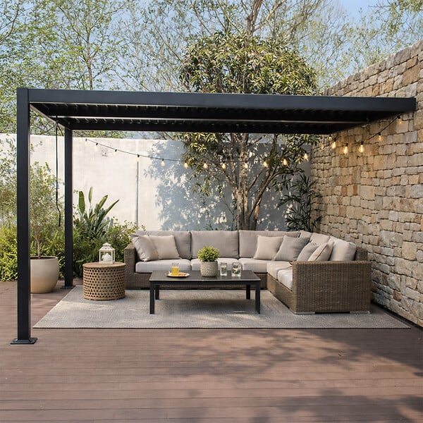 CONCEPT USINE - Pergola bioclimatique 4x3m adossée en aluminium noir SIFNOS - large
