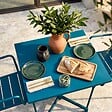 OVIALA - Ensemble table 70 cm et 2 fauteuils de jardin en métal bleu pacific - Palavas - vignette