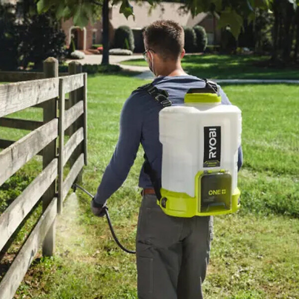 RYOBI - Pulvérisateur à dos 18V - RYOBI RY18BPSB-0 - jusqu'à 6,2 bars - débit 1 l/min à 1,8 l/min - réservoir 15 L (vendu sans batterie) - large